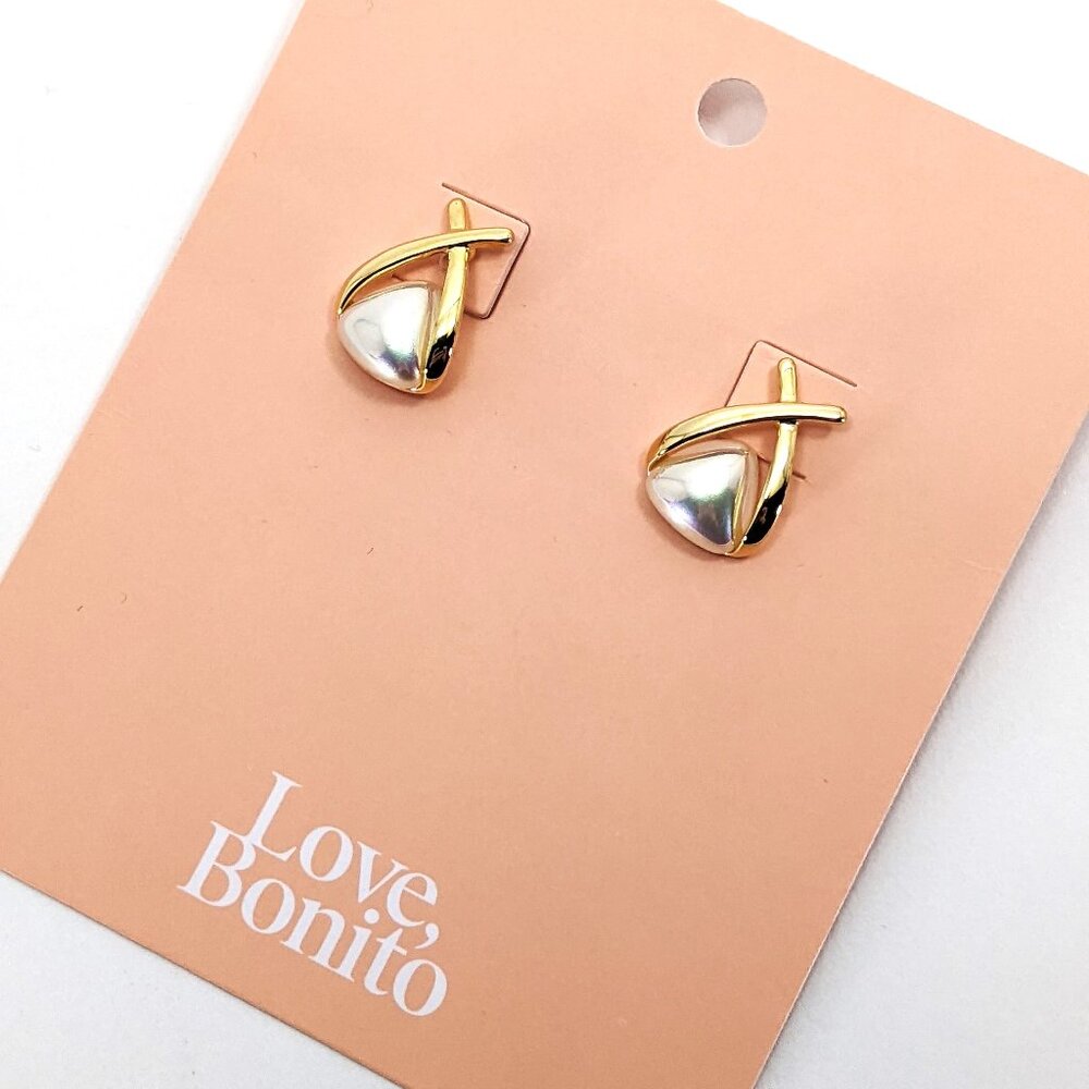 Love, Bonito Evie Pearl Earrings